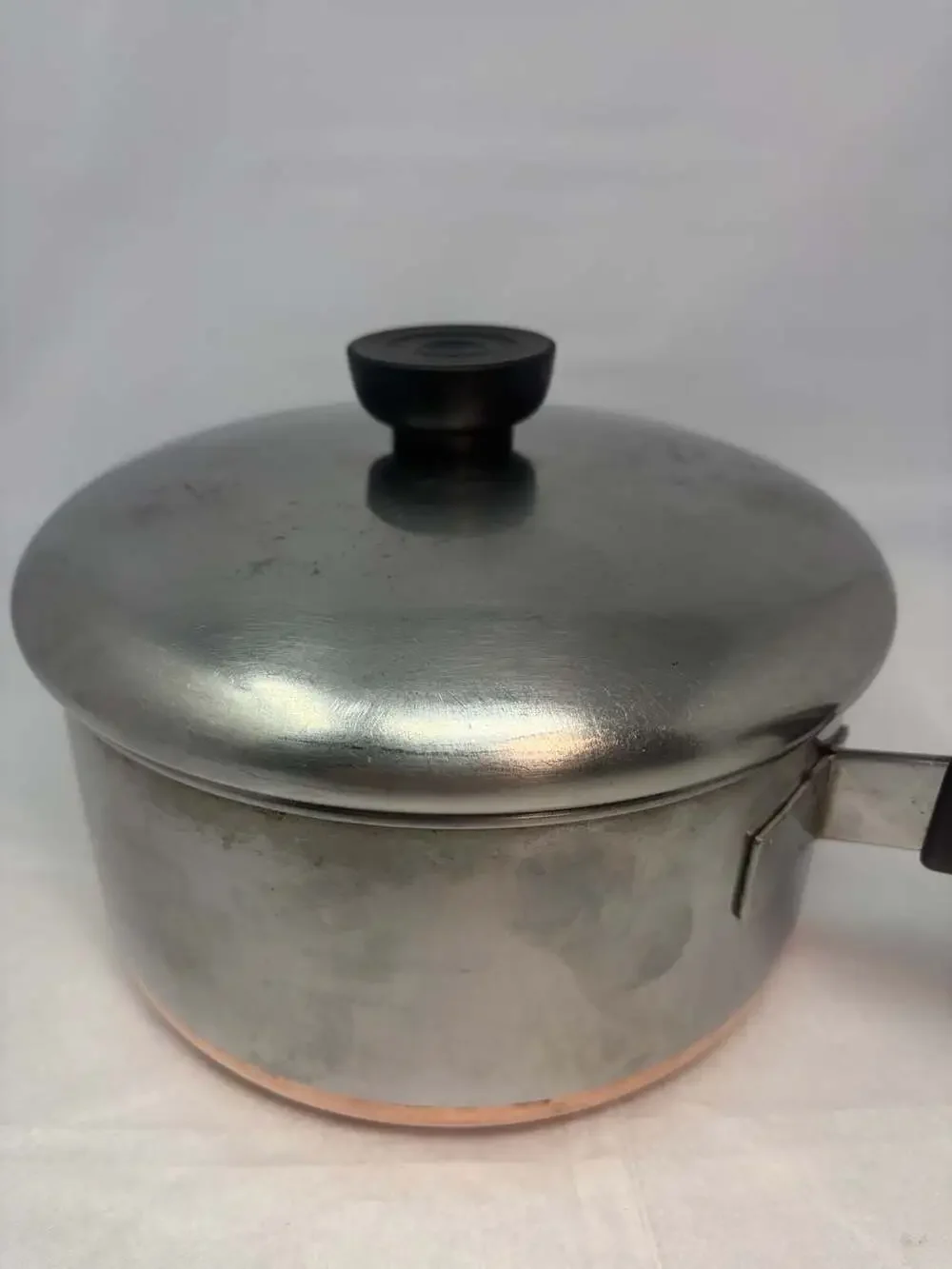 Vintage Pre 1968 Copper Bottom Revere Ware 1 1/2 Quart Sauce Pan with orig lid.